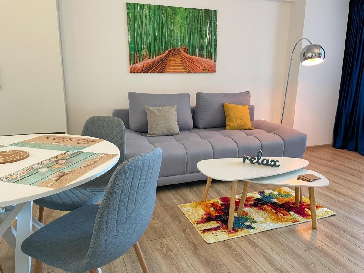 Azure Sea Apartments - Bychoice Mamaia Esterno foto