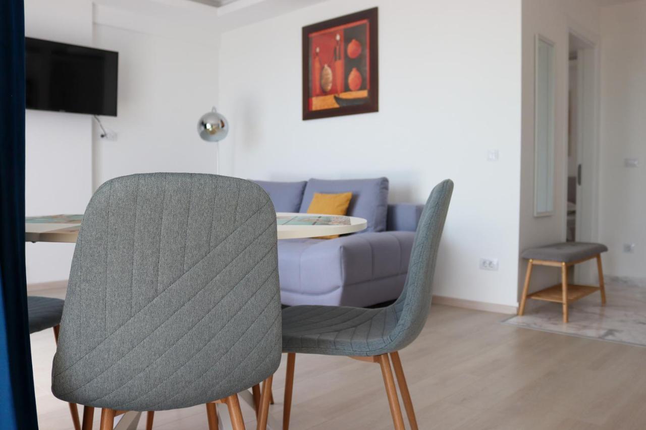 Azure Sea Apartments - Bychoice Mamaia Esterno foto