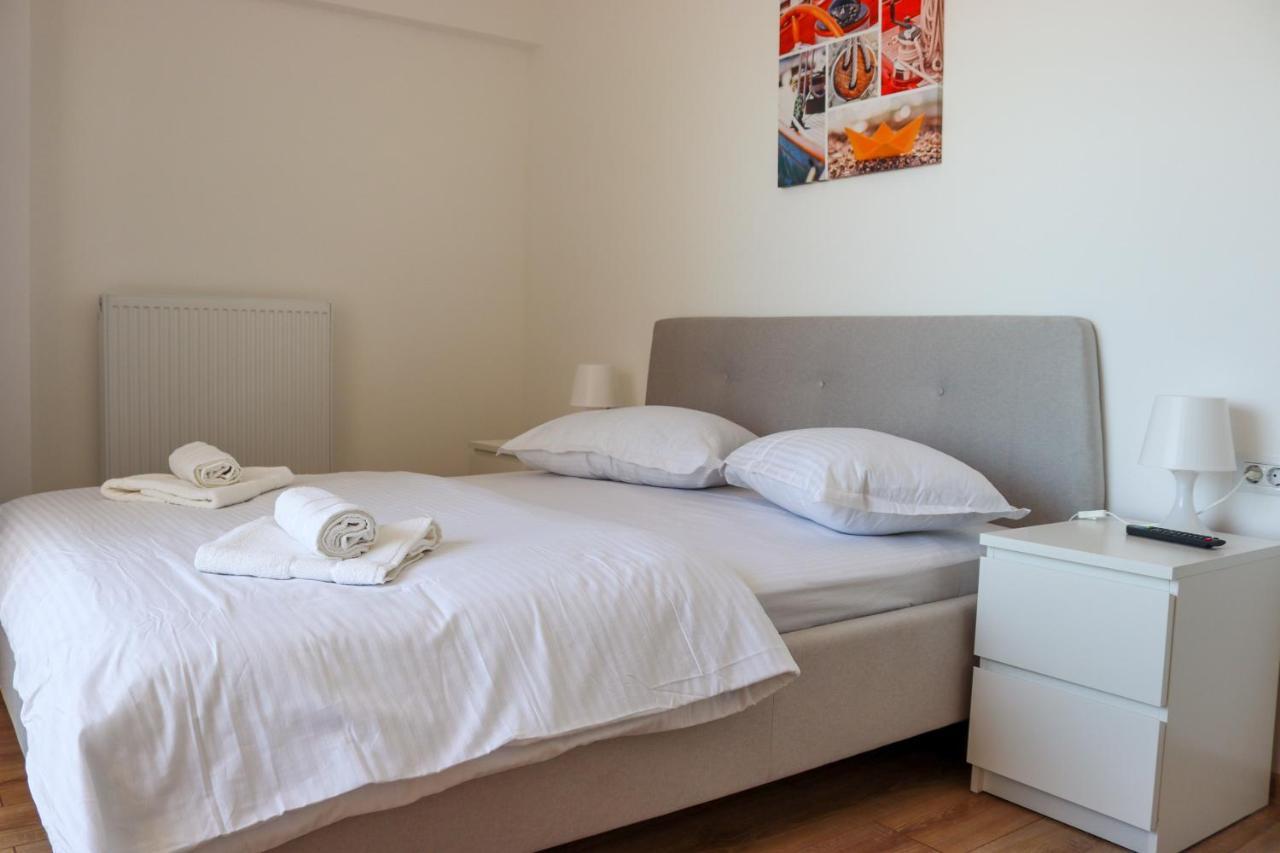 Azure Sea Apartments - Bychoice Mamaia Esterno foto
