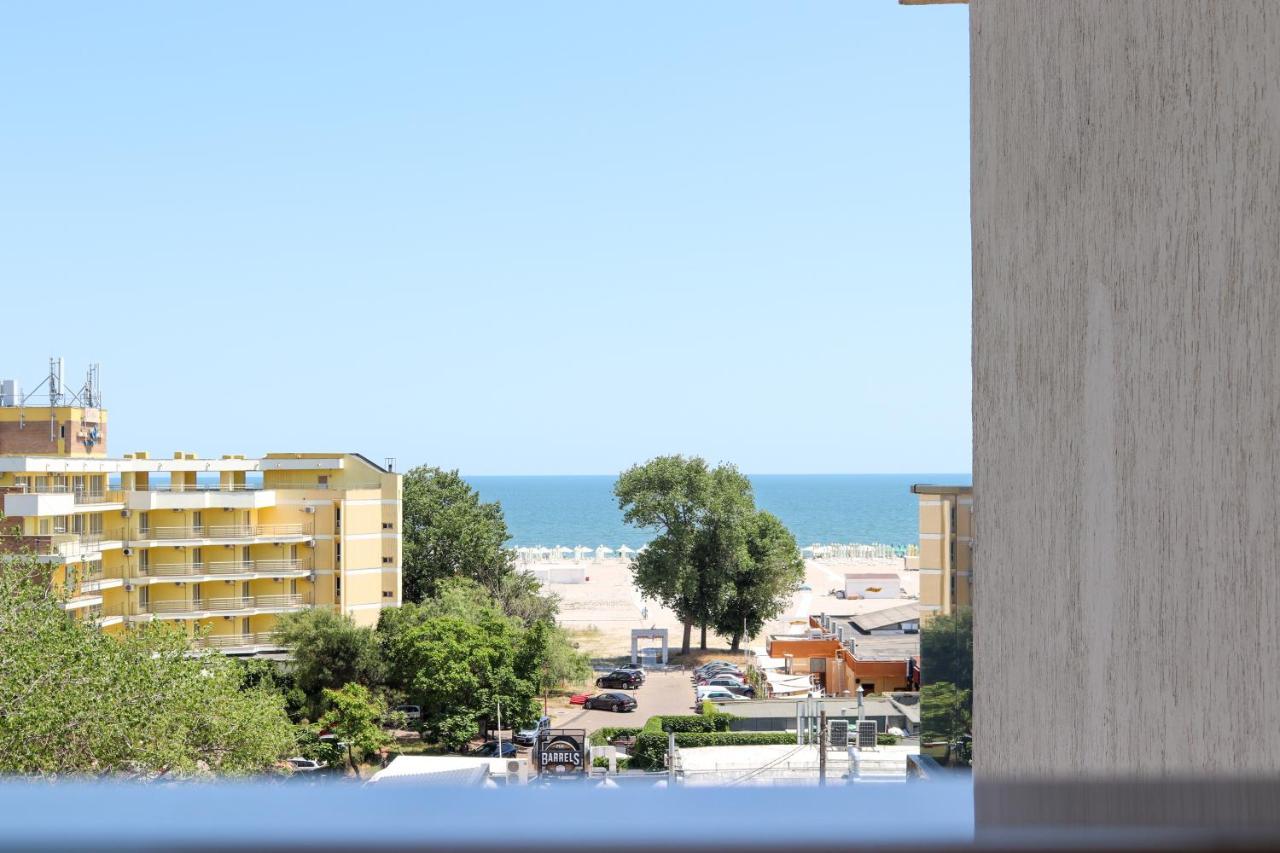 Azure Sea Apartments - Bychoice Mamaia Esterno foto