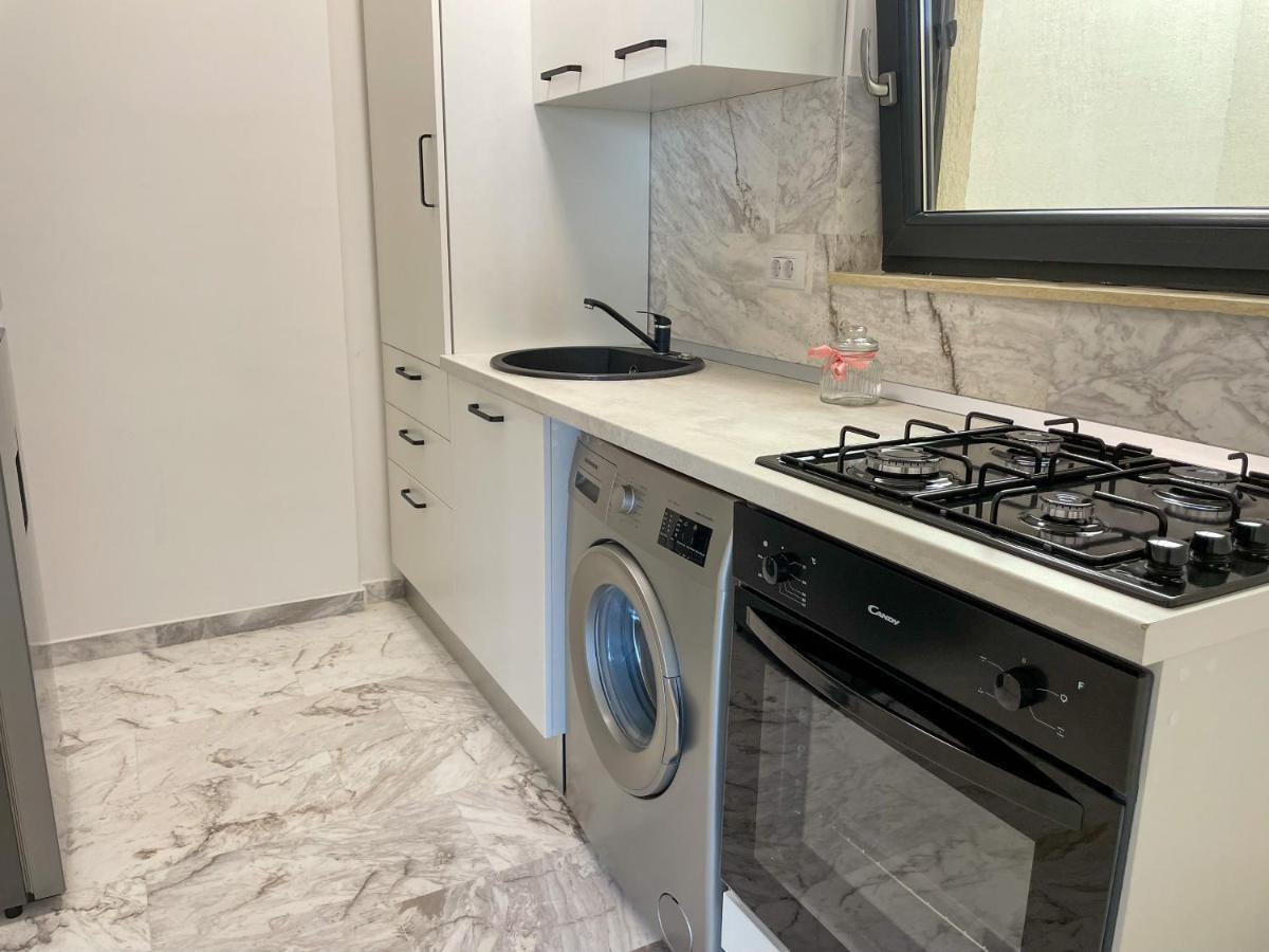 Azure Sea Apartments - Bychoice Mamaia Esterno foto