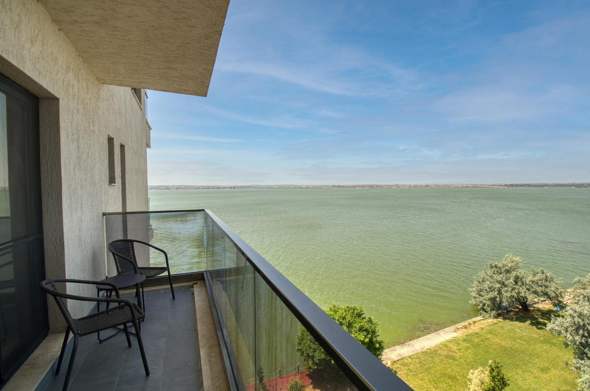 Azure Sea Apartments - Bychoice Mamaia Esterno foto